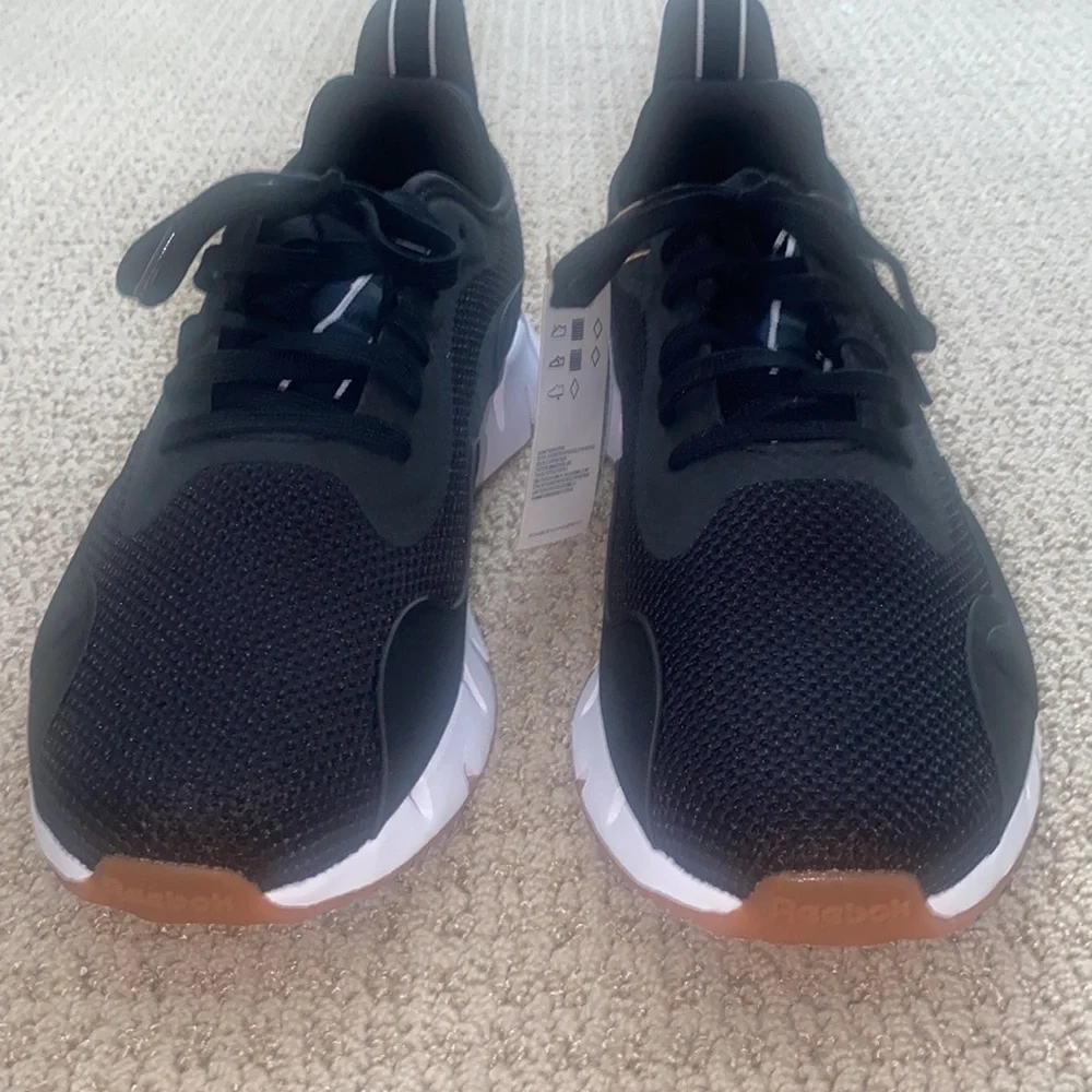 Reebok  Size 11.5 - Picture 5 of 5